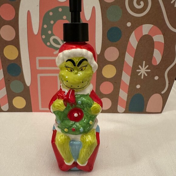 Dr. Seuss The Grinch NWT Wreath Holiday Soap 10" Dispenser - Picture 1 of 5